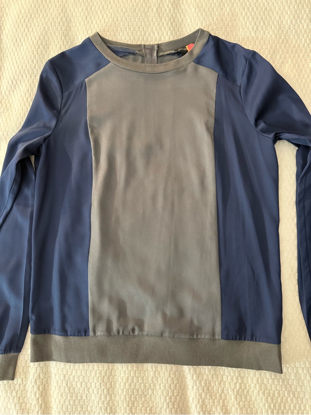 Ann Taylor Two-Tone Navy and Gray Crewneck Blouse Polyester